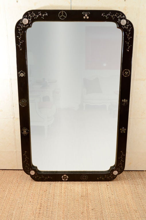 Japanese Art Deco Lacquered Mirror with Inlaid Mon 5