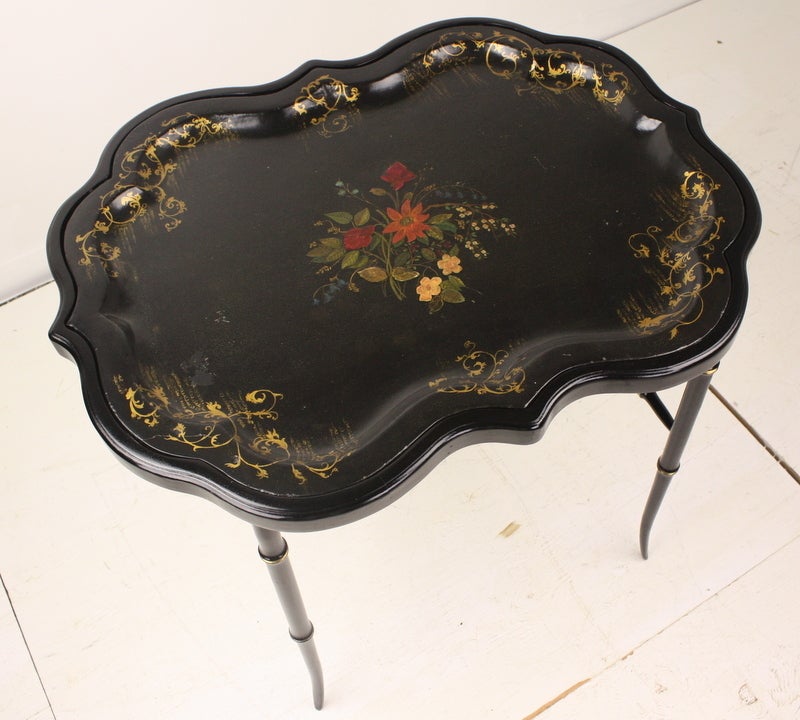 XIXe siècle  Ancienne table à plateau en papier mâché peinte à la main en vente