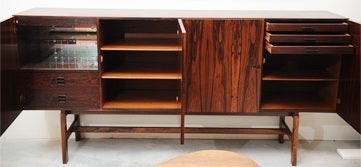Scandinavian Rosewood Cabinet by Kofod Larsen For Sale 1
