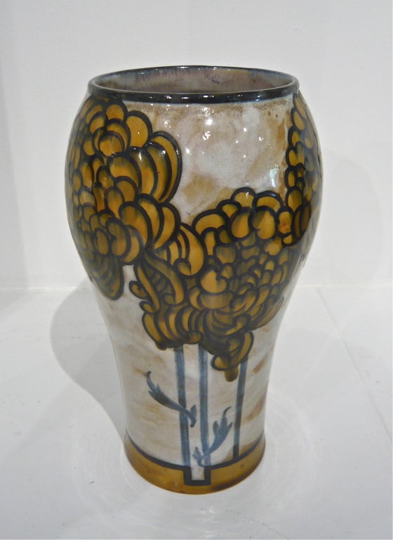 Royal Doulton Art Pottery Vase *SATURDAY SALE* In Excellent Condition In Middleburg, VA