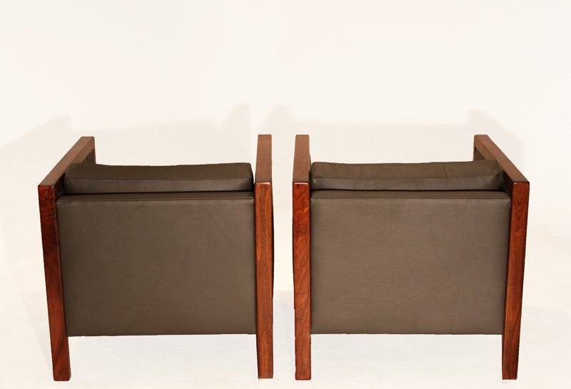 Milo Baughman Walnut and Gray Leather Club Armchairs  In Good Condition For Sale In Los Angeles, CA