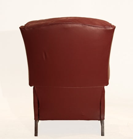 Traditional Sculptural Wingback Leather, Mahogany and Brass Recliner For Sale 1
