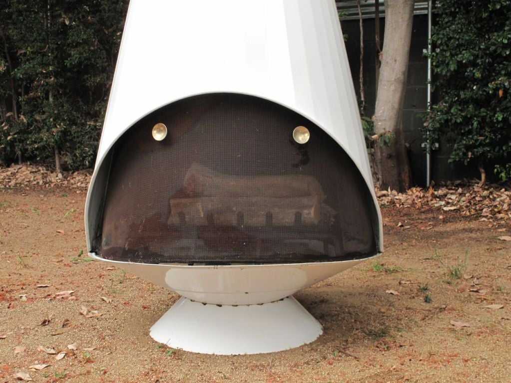 Oversized Indoor/Outdoor Mid-Century Fireplace, White Enamel In Excellent Condition In Los Angeles, CA