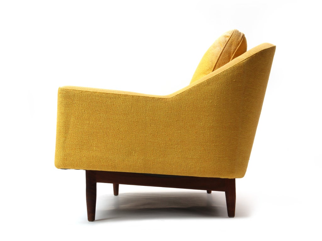 Sofa by Jens Risom In Good Condition For Sale In Sagaponack, NY