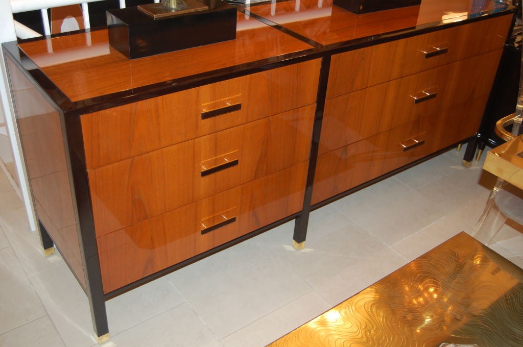 Harvey Probber 6 drawer dresser in walnut and ebonized mahogany with brass feet and brass and ebonized mahogany pulls.

In Stock.

Harvey Probber (1922-2003), a design autodidact in a profession largely dominated by formal architectural training,