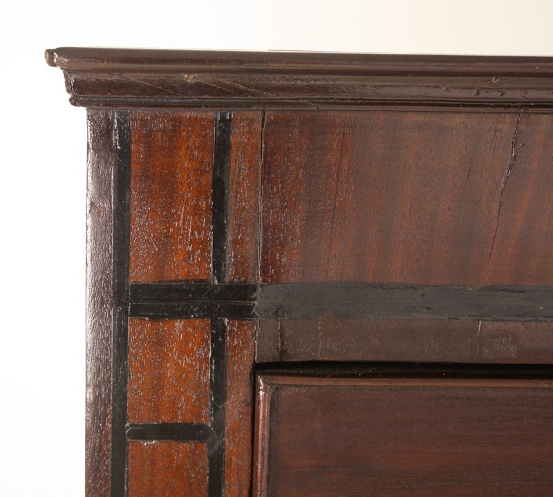 Georgian Antique English Mahogany Chest, Ebony Stringing, with Shell Inlay For Sale