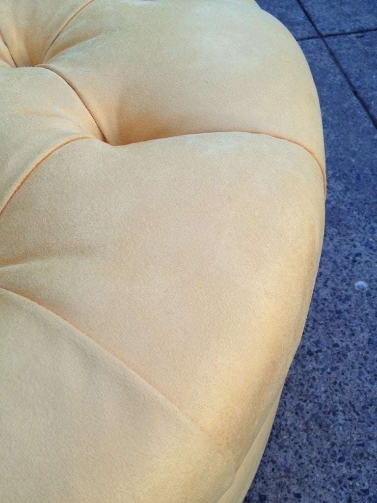 Monumental Rolling Hollywood Pouf In Excellent Condition In Bronx, NY