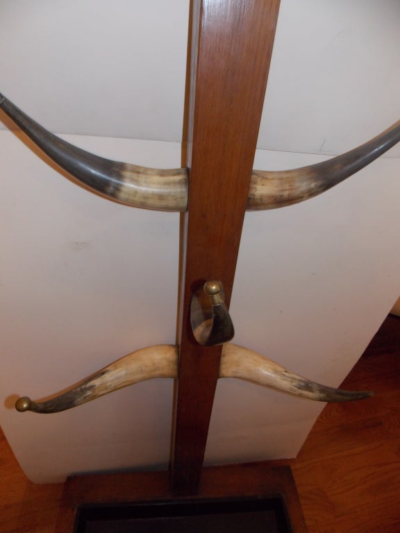 20th Century Arts & Crafts Cow Horn & Oak Wood Hall Stand