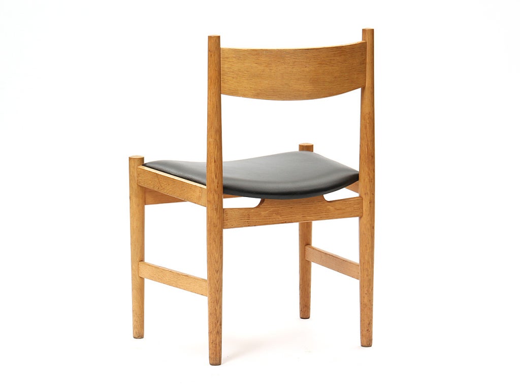 Set of Eight Oak Dining Chairs by Hans J. Wegner In Good Condition In Sagaponack, NY