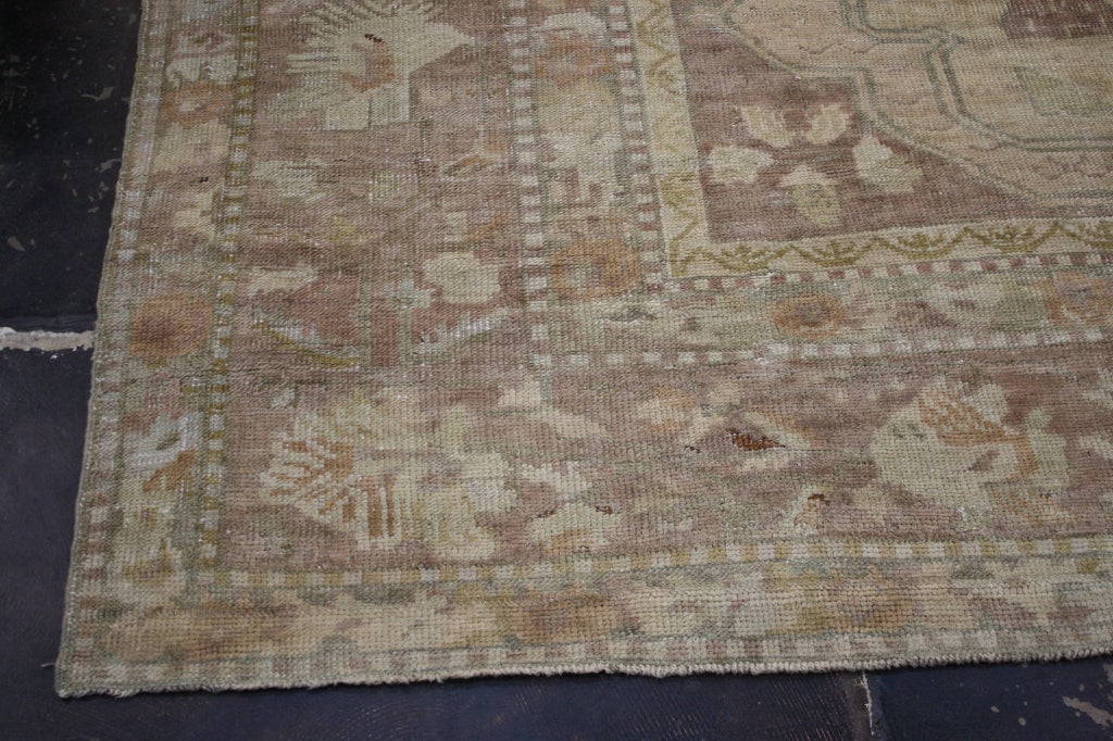Oversized Antique Turkish Oushak Rug, Earth-Tone Elegance Meets Timeless Style For Sale 2