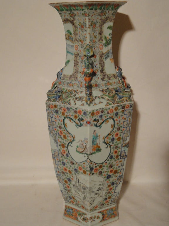 Very Fine 19th Century Chinese Porcelain Vase For Sale 2