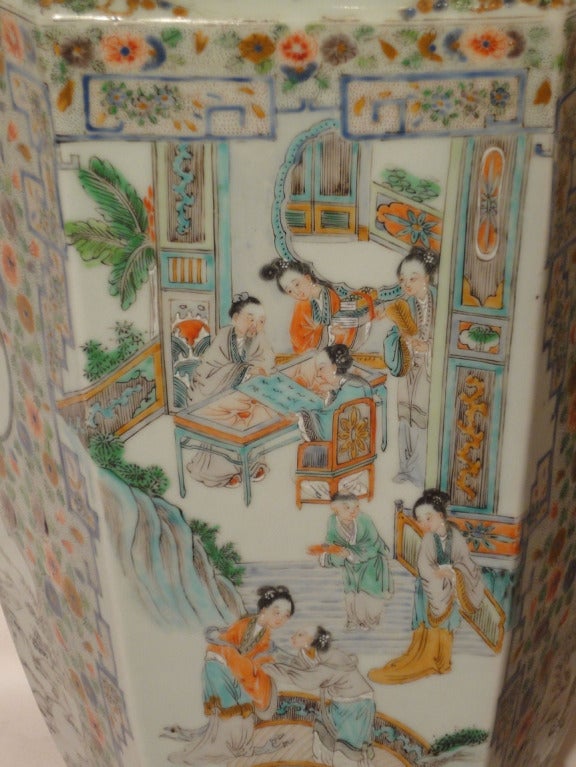 Very Fine 19th Century Chinese Porcelain Vase For Sale 3