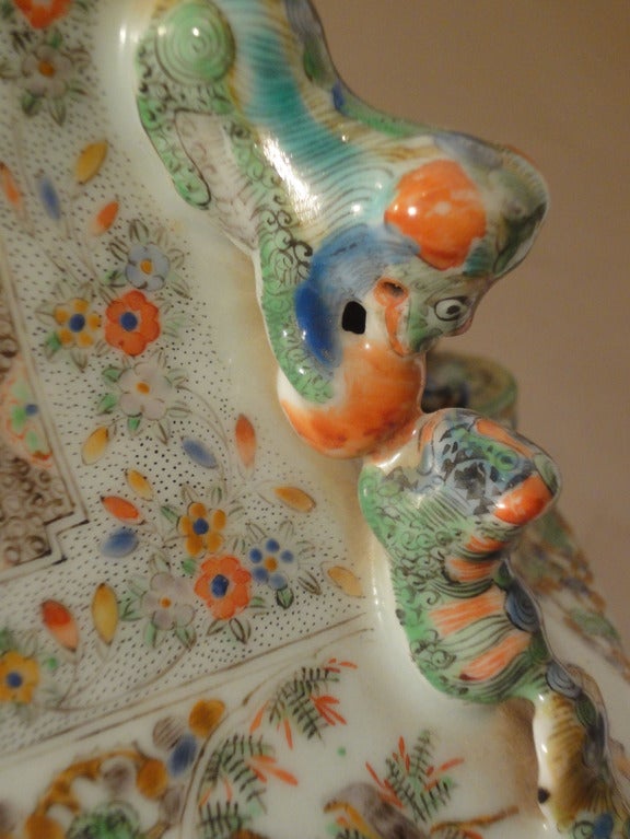 Very Fine 19th Century Chinese Porcelain Vase For Sale 5