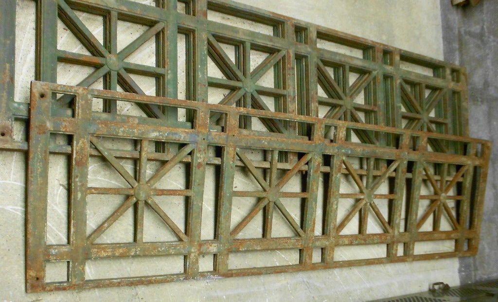 Early 20th Century Prairie-Style Cast-Iron Fencing 7