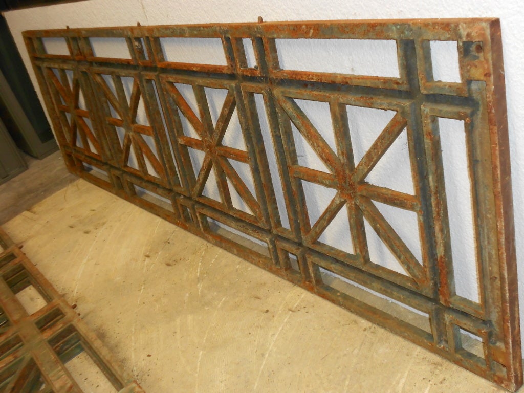 American Early 20th Century Prairie-Style Cast-Iron Fencing