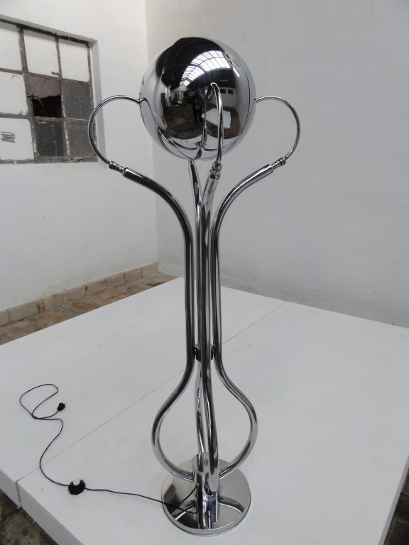 Beautiful  Neo Liberty 1960s Adjustable Diffuser Floor Lamp In Good Condition In bergen op zoom, NL