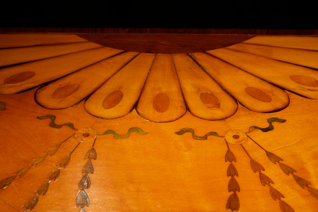 George III Satinwood Marquetry Console, circa 1780 In Excellent Condition For Sale In New York, NY