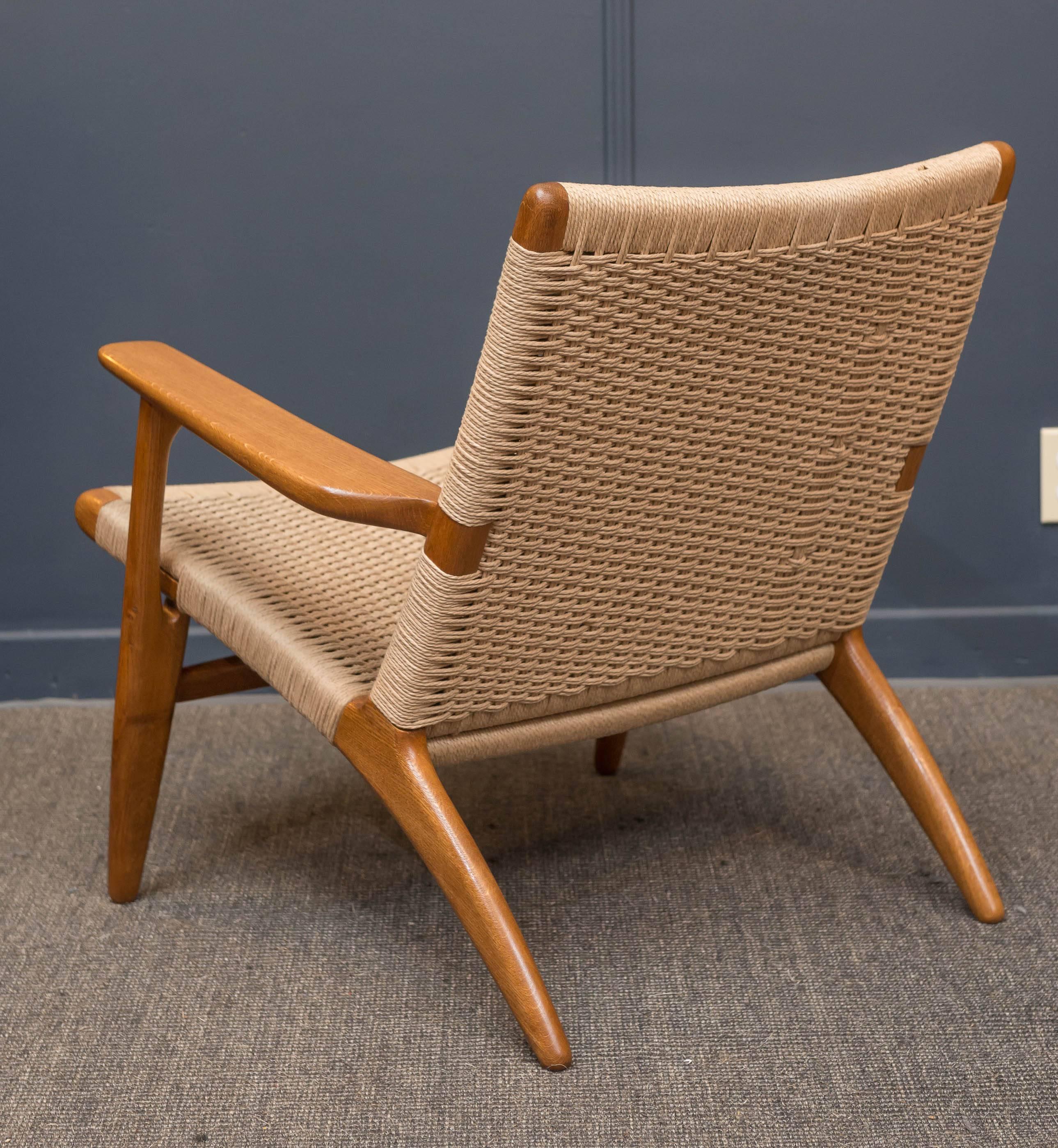 Scandinavian Modern Hans J Wegner CH25 Chair