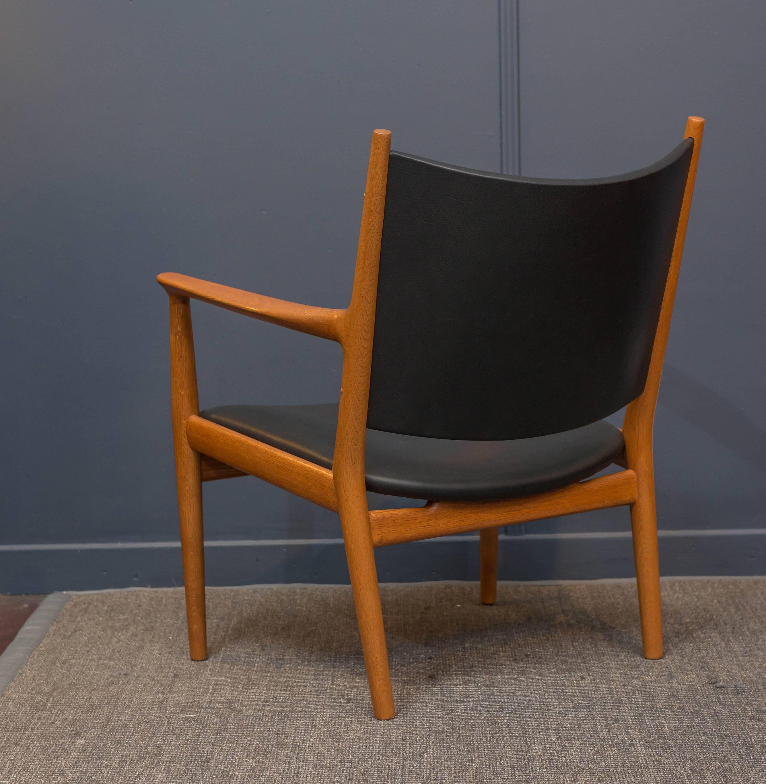 Mid-20th Century Hans J Wegner Lounge Chair For Sale