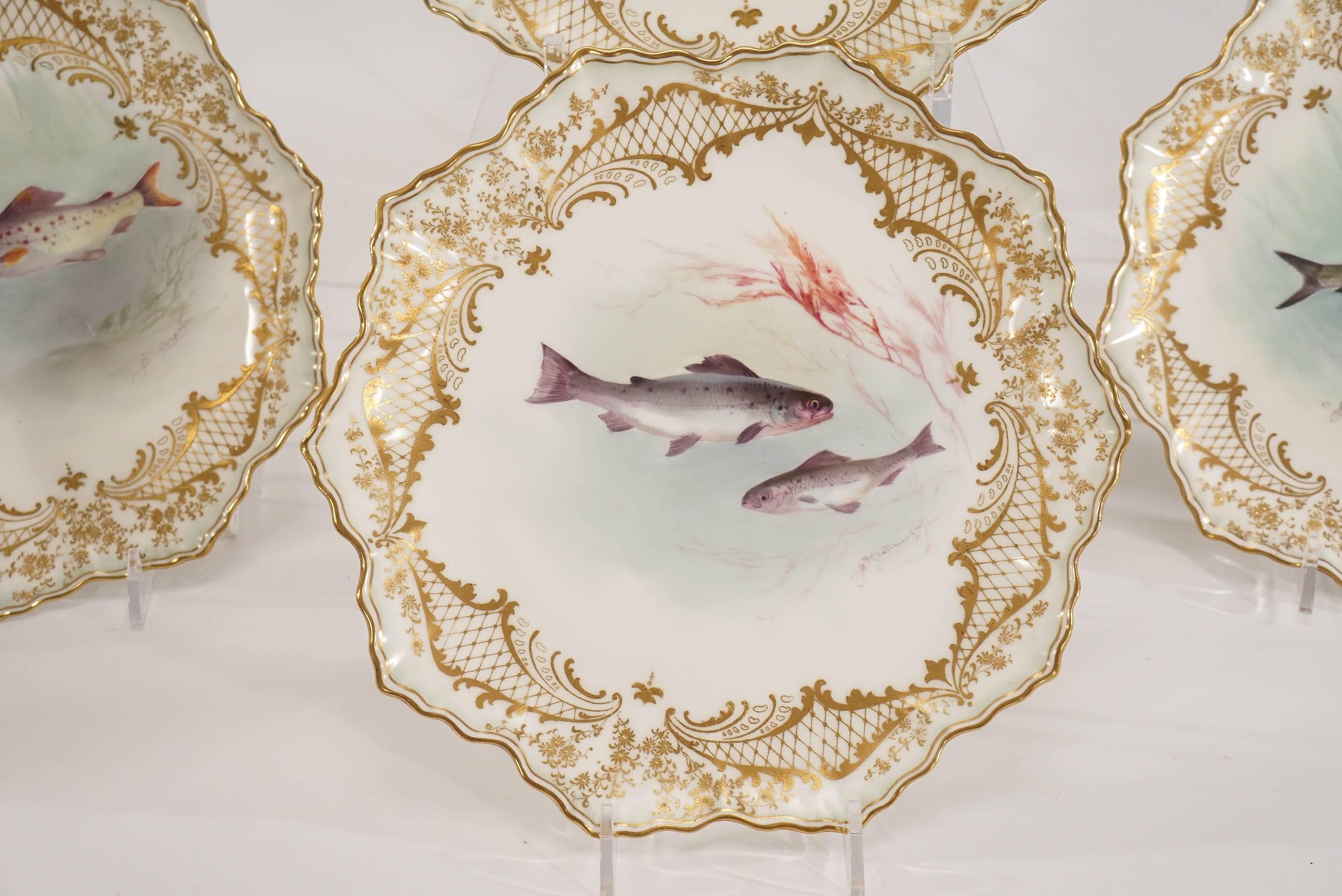 11 assiettes à poisson à thème aquatique peintes à la main et signées Doulton Burslem, 19ème siècle Excellent état - En vente à Great Barrington, MA
