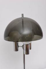 Große Tischlampe aus Chrom und geräuchertem Lucite, 1960er Jahre, USA