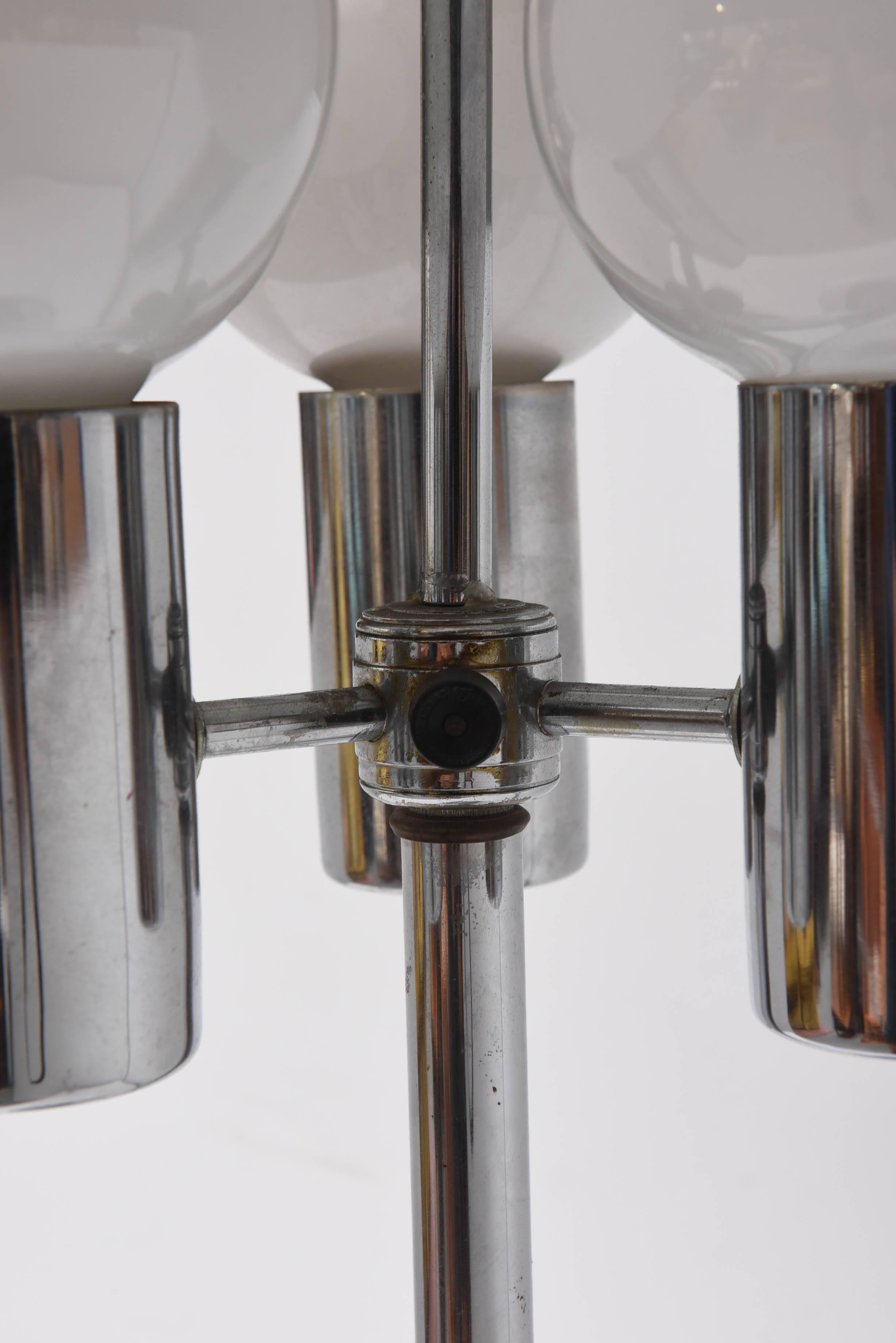 Chrome and Smoked Lucite Tall Table Lamp, 1960s, USA In Good Condition For Sale In Miami, FL