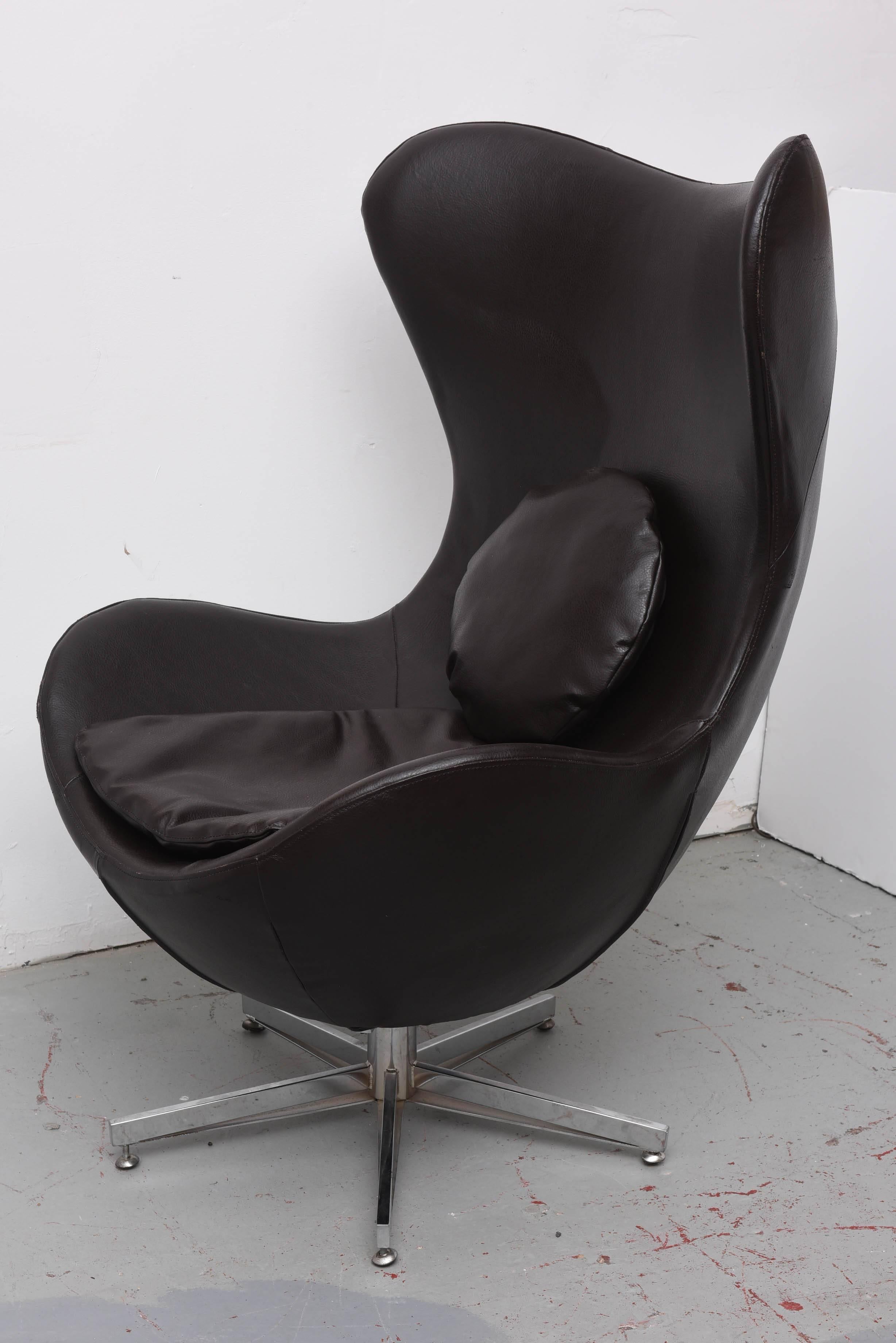 arne jacobsen style chair