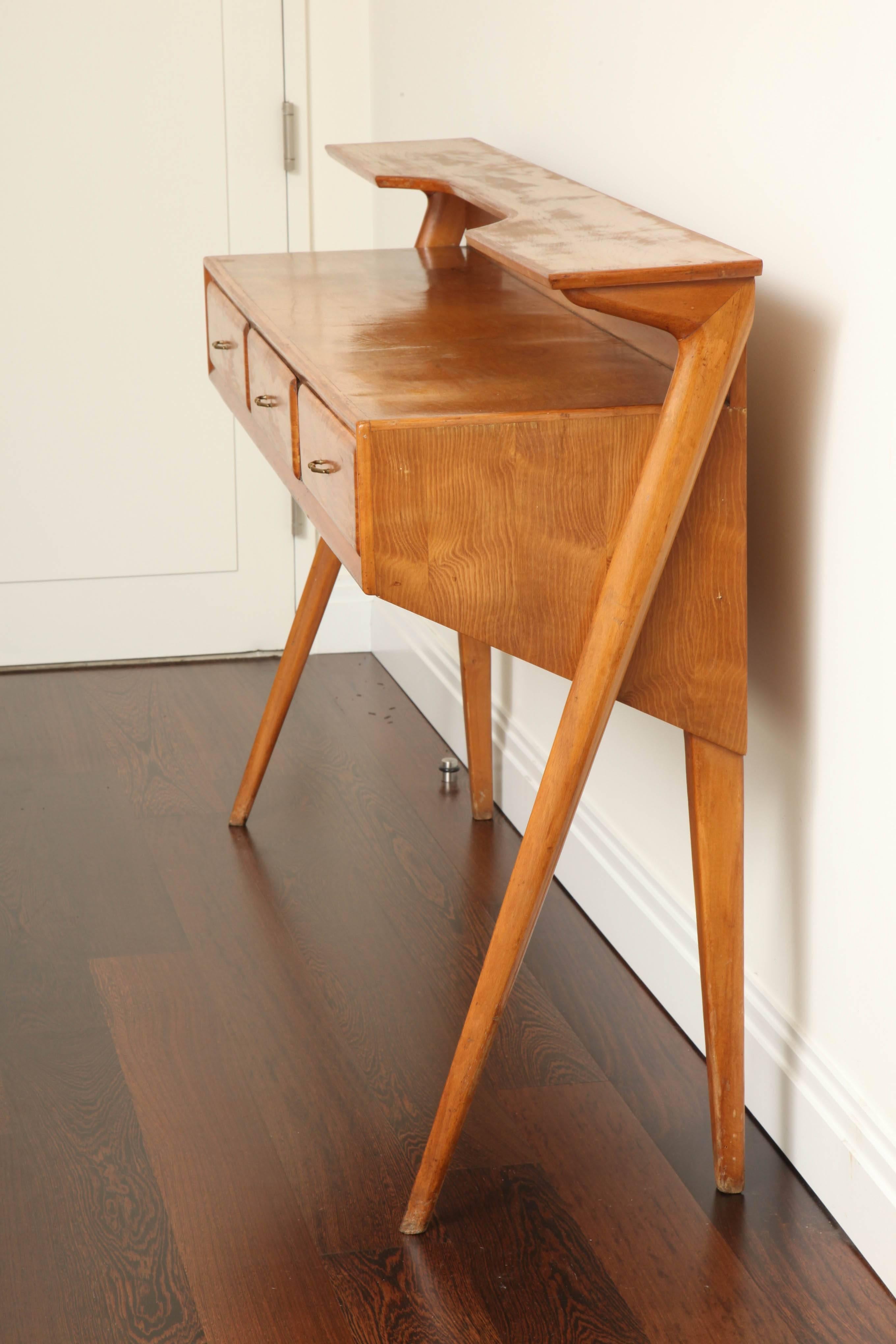 Italian Mid-Century Modern Cherrywood Console Table In Excellent Condition In New York, NY