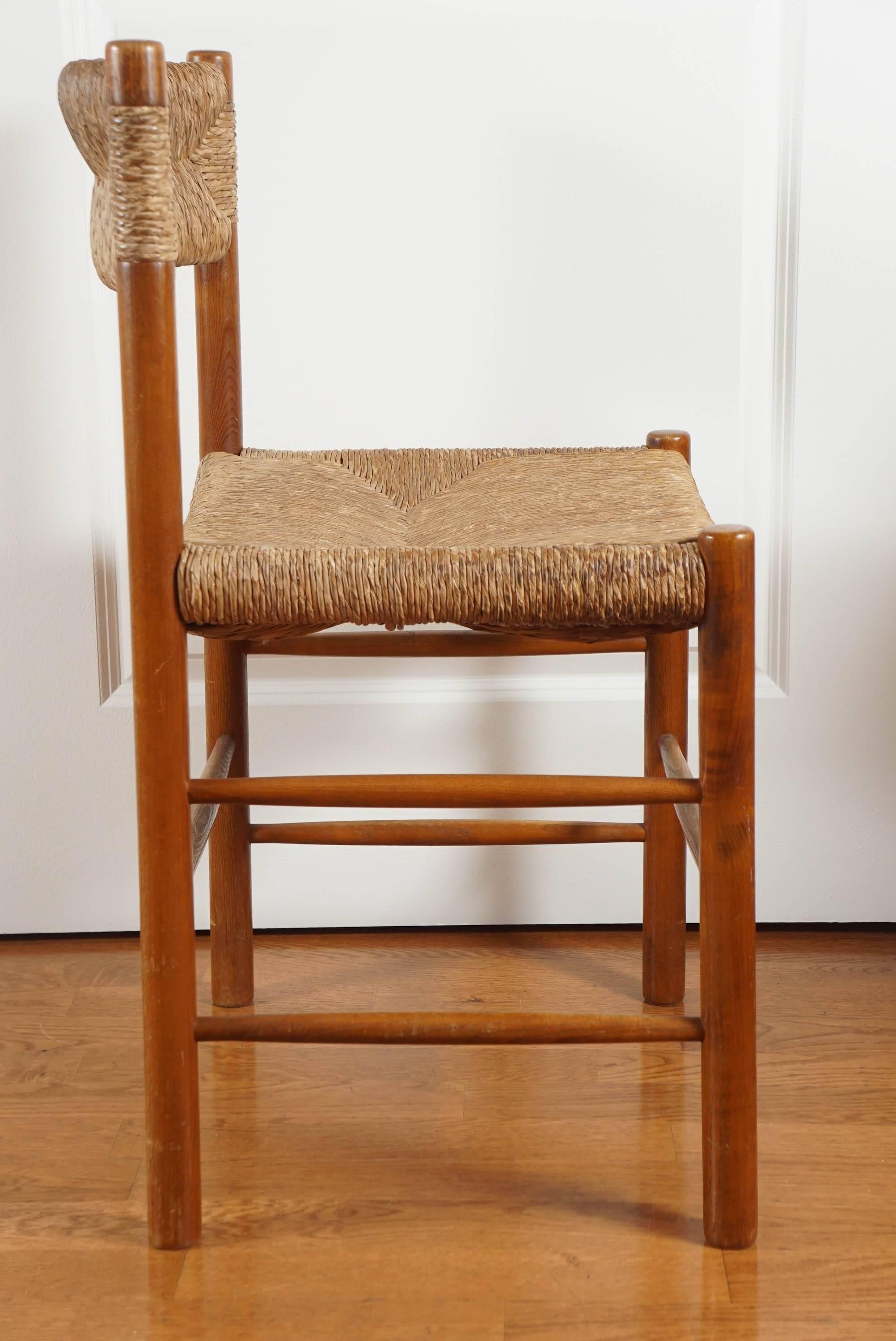 charming, oak and rush seat dining chair by French designer,
Pierre Gautier-Delaye.
a quantity of six are available.