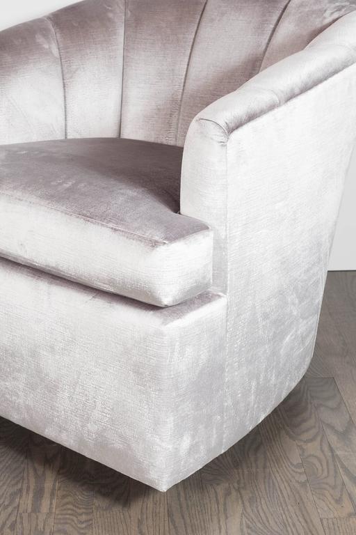 Late 20th Century Pair of Mid-Century Modernist Swivel Chairs by Milo Baughman in Platinum Velvet