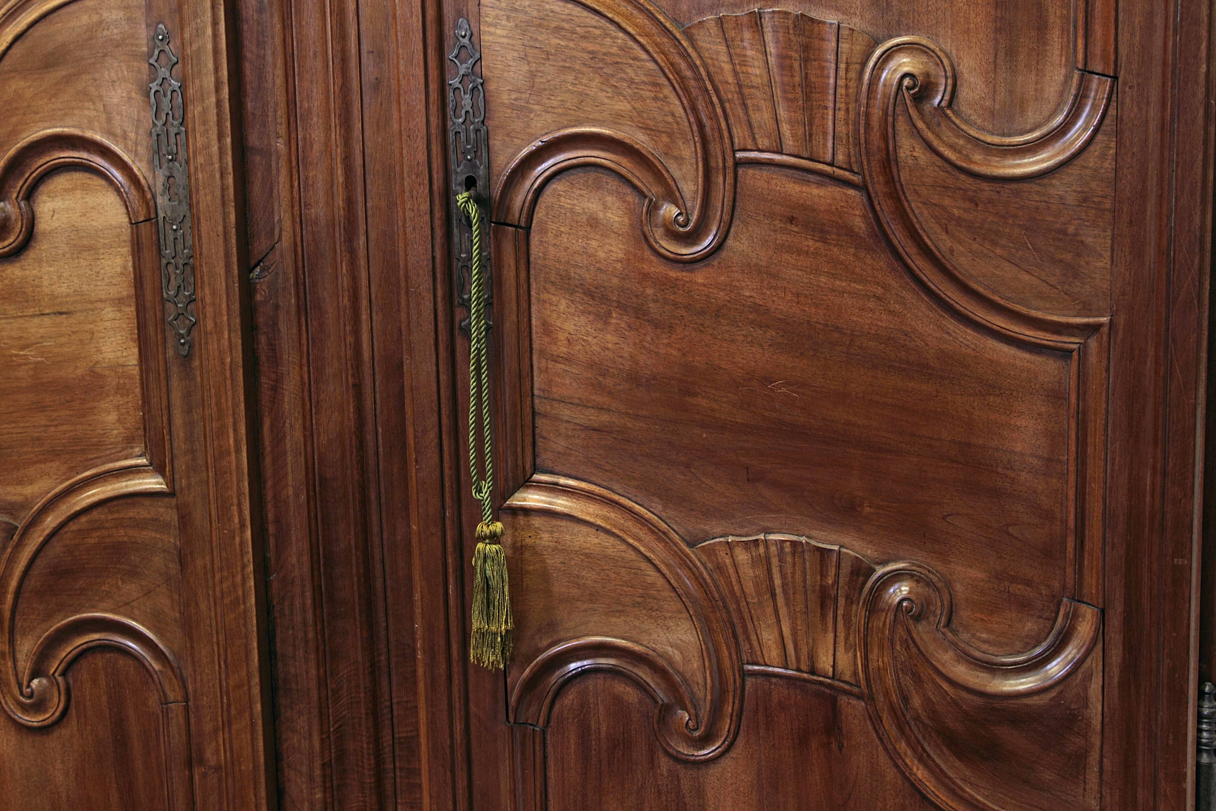 19th Century French Armoire In Good Condition In Dallas, TX