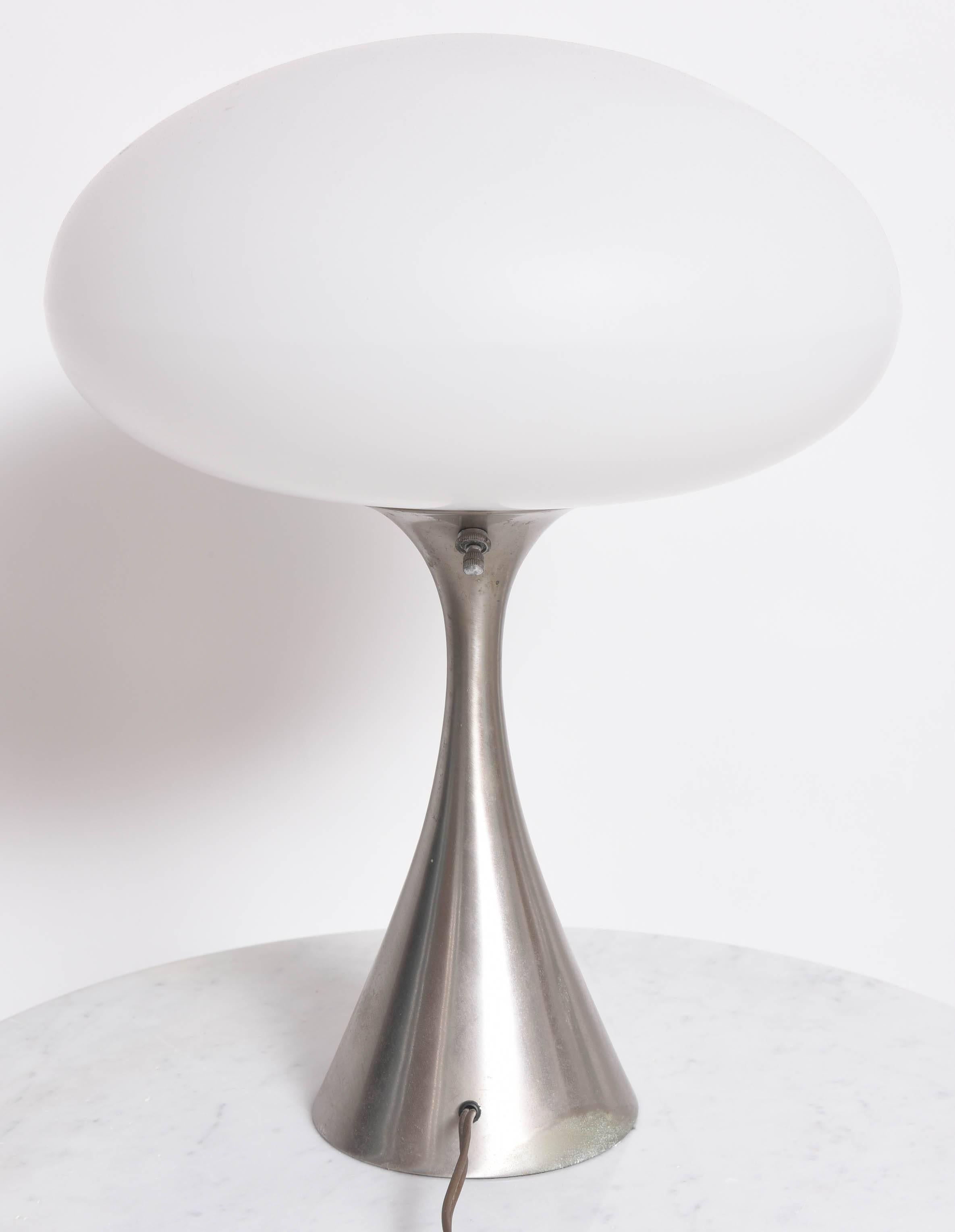 Metal Mid-20th Century Modern Pedestal Laurel  Saucer Table Lamp