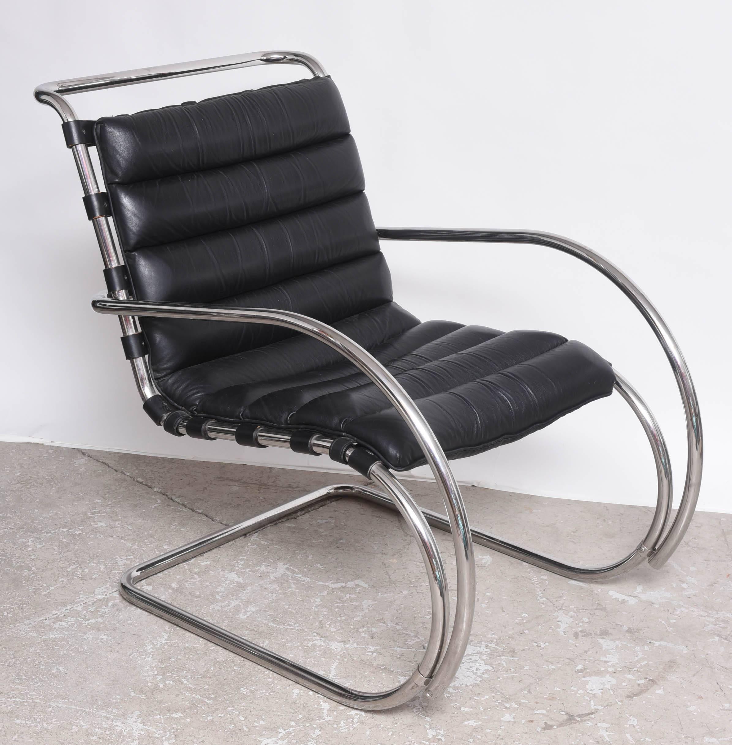 Beautiful all original condition Knoll Mr. 40 lounge chairs designed by Ludwig Mies van der Rohe in the early thirties. These is a seventies or sixties production. Construction is Chromed Tubular steel and black leather cushions. Minor wear overall