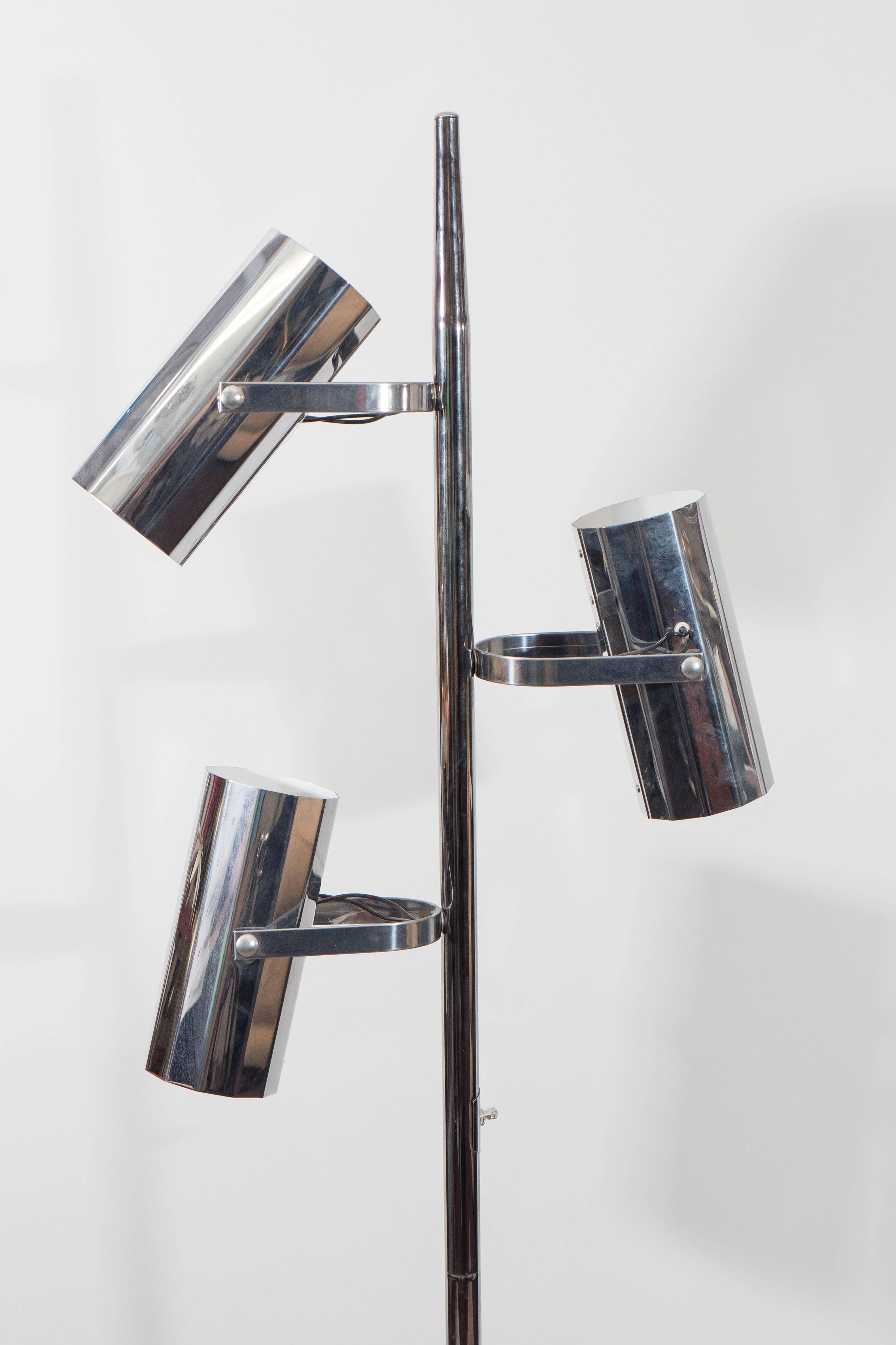 Mid-Century Modern 1970s Koch and Lowy Chrome Floor Lamp with Three Cylinder Pivoting Shades For Sale