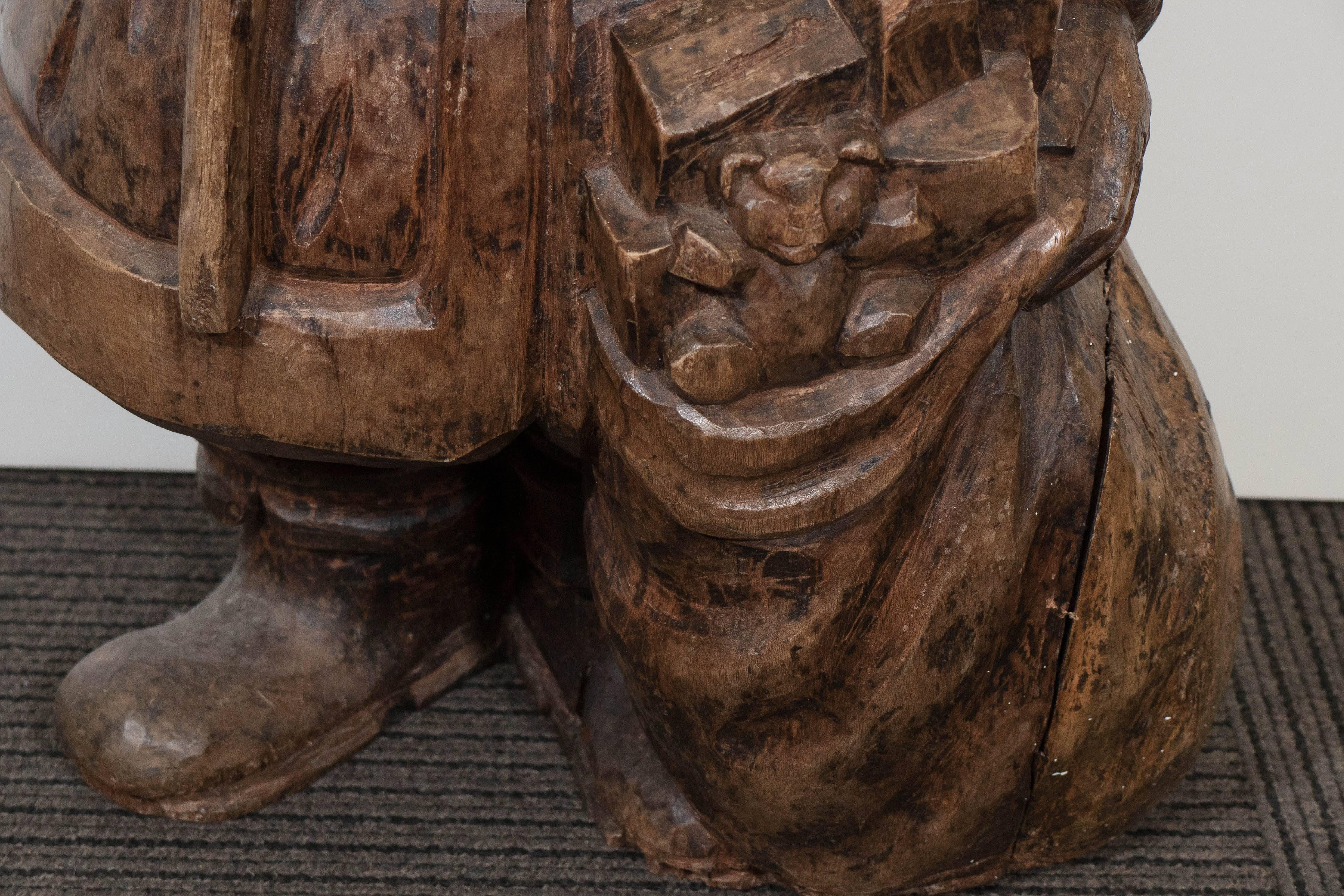 chainsaw carved santa claus