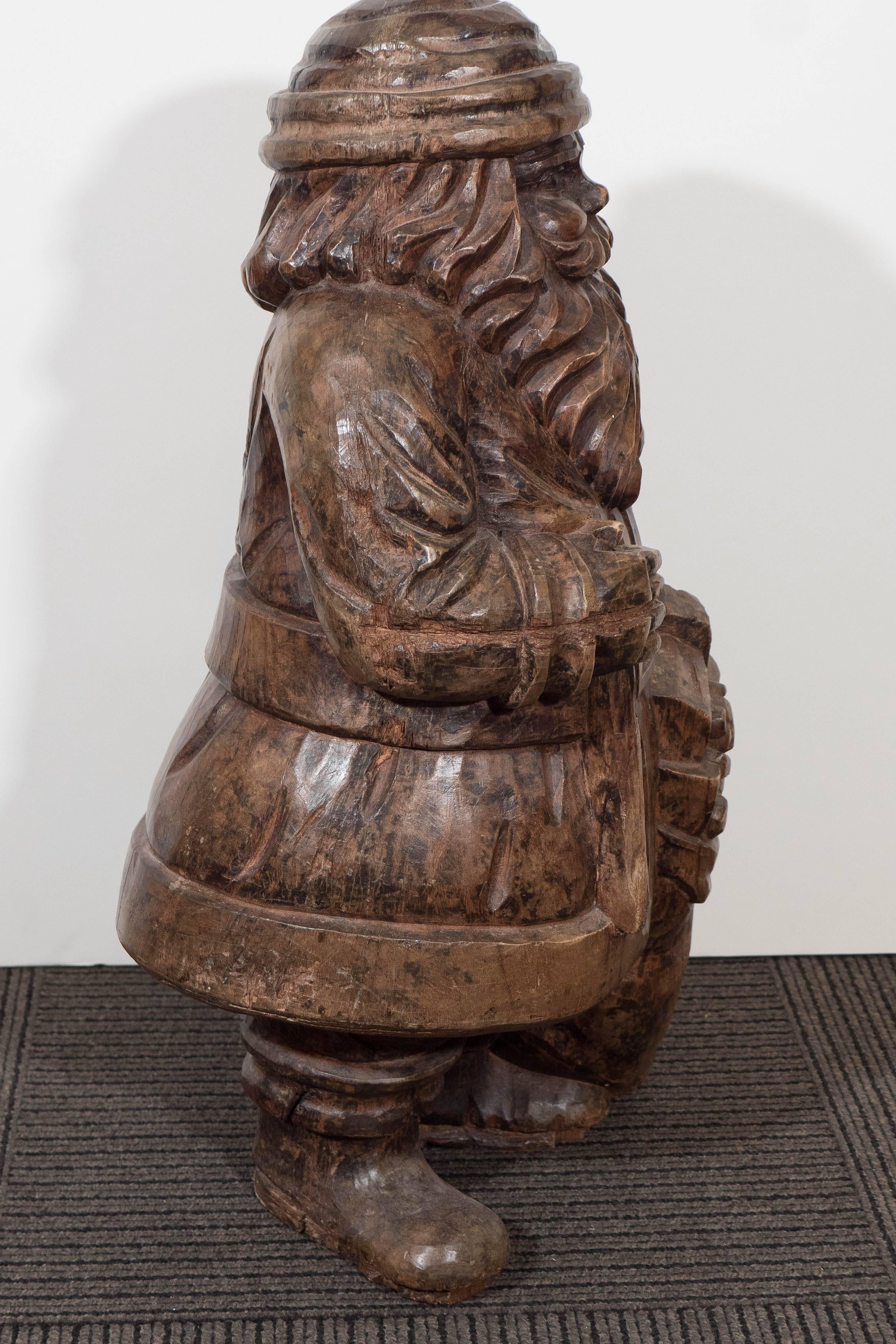 Early 20th Century Carved Santa Claus Figure in Solid Wood In Good Condition In Astoria, NY