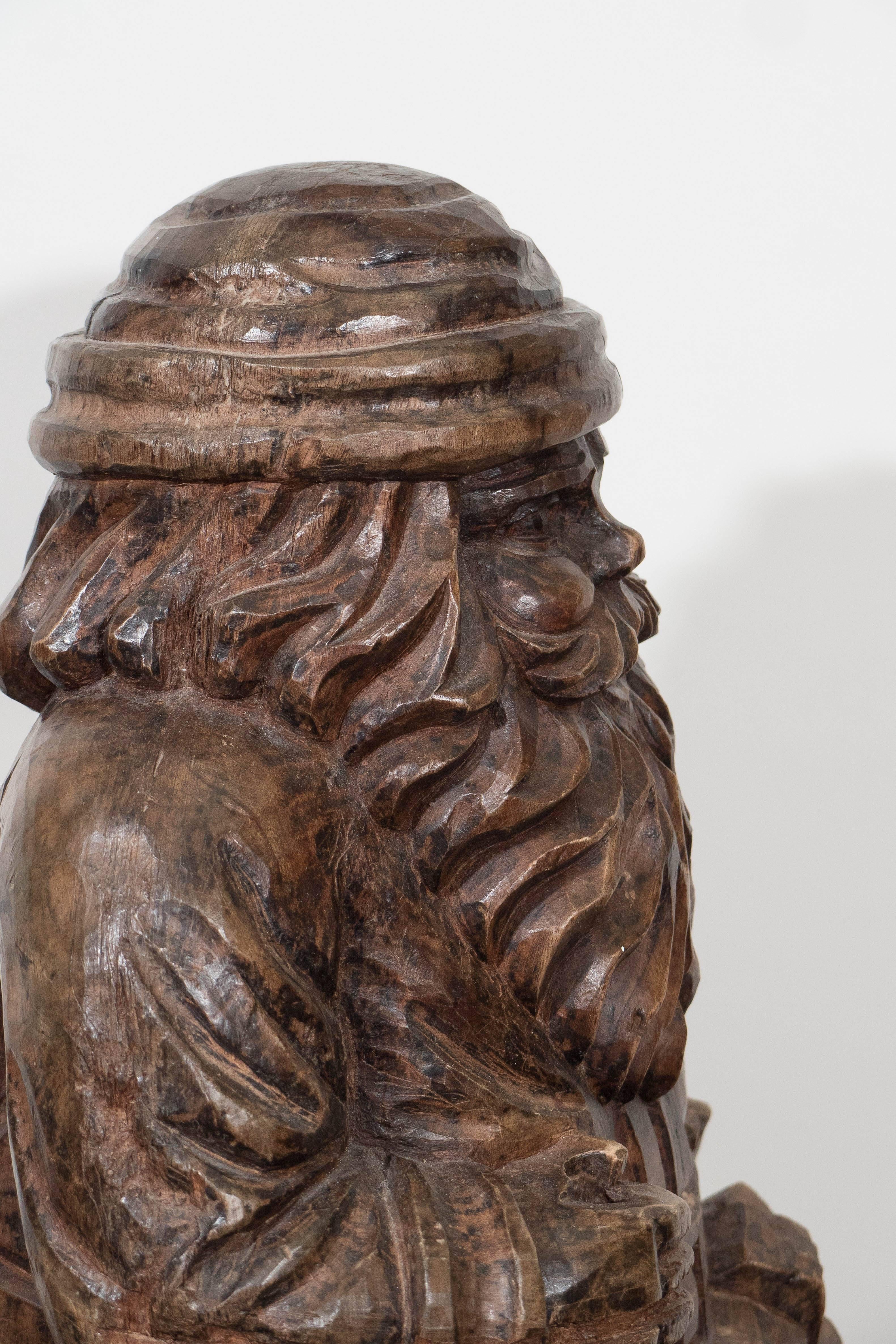 Early 20th Century Carved Santa Claus Figure in Solid Wood 1