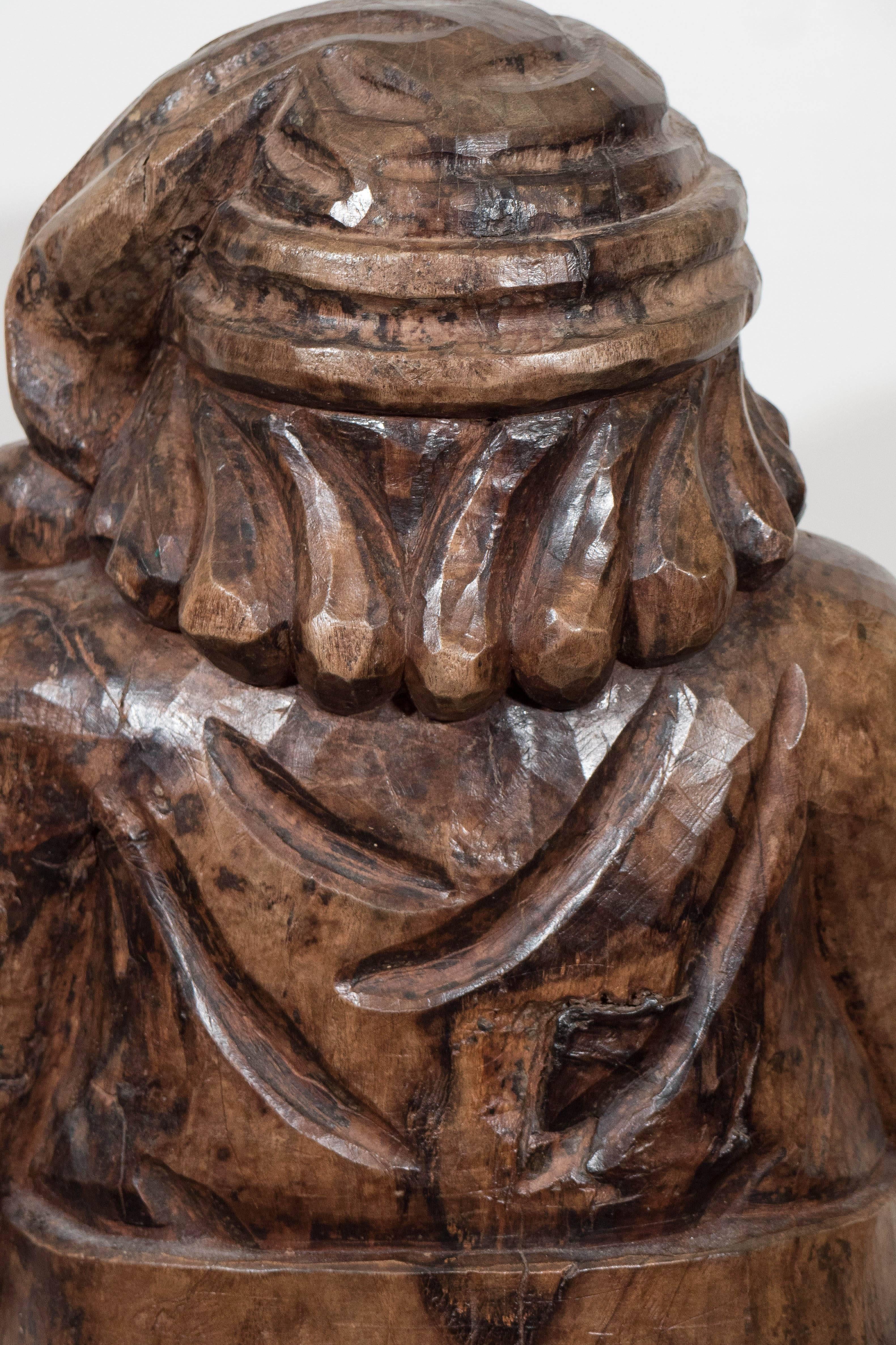 Early 20th Century Carved Santa Claus Figure in Solid Wood 4