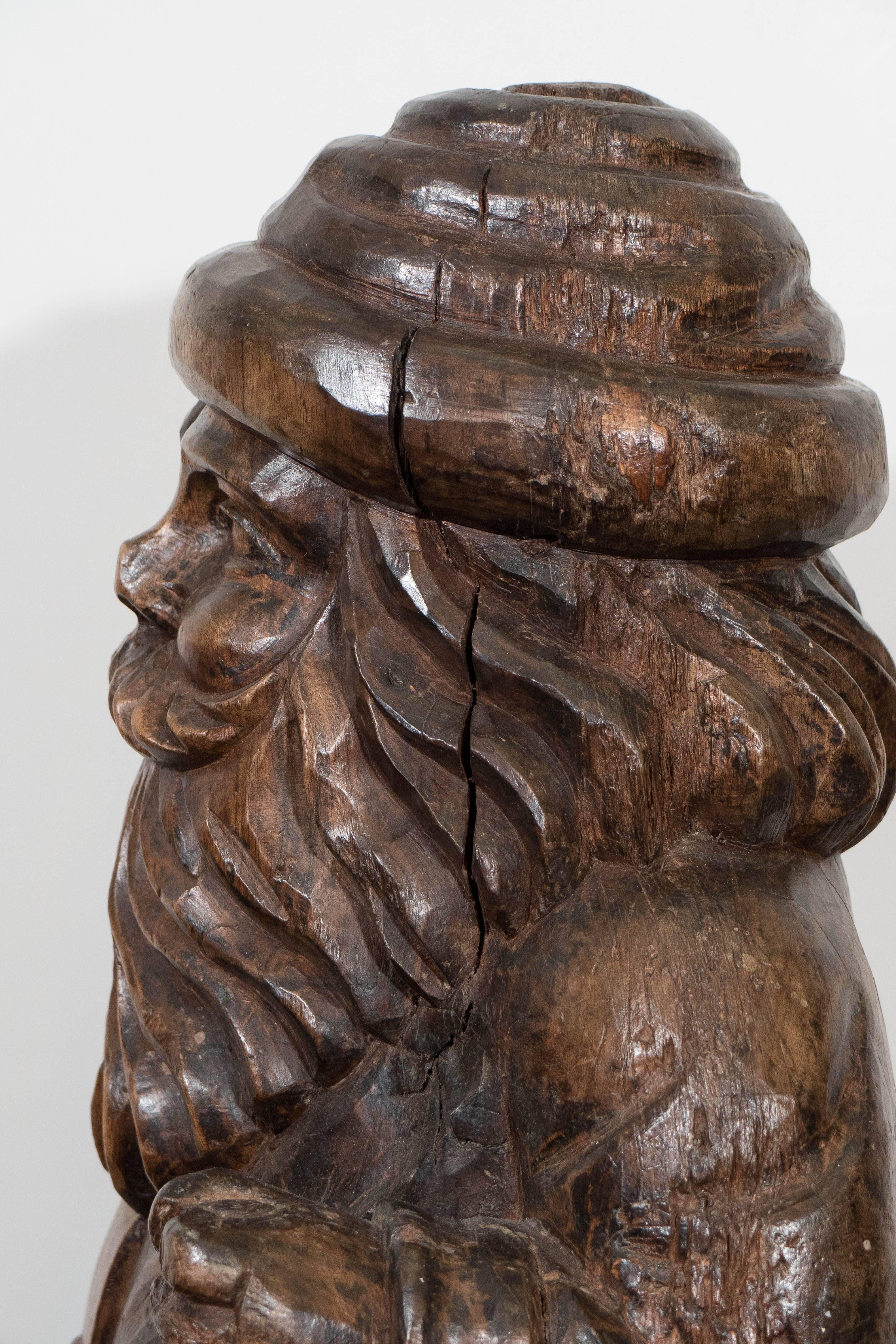 Early 20th Century Carved Santa Claus Figure in Solid Wood 2