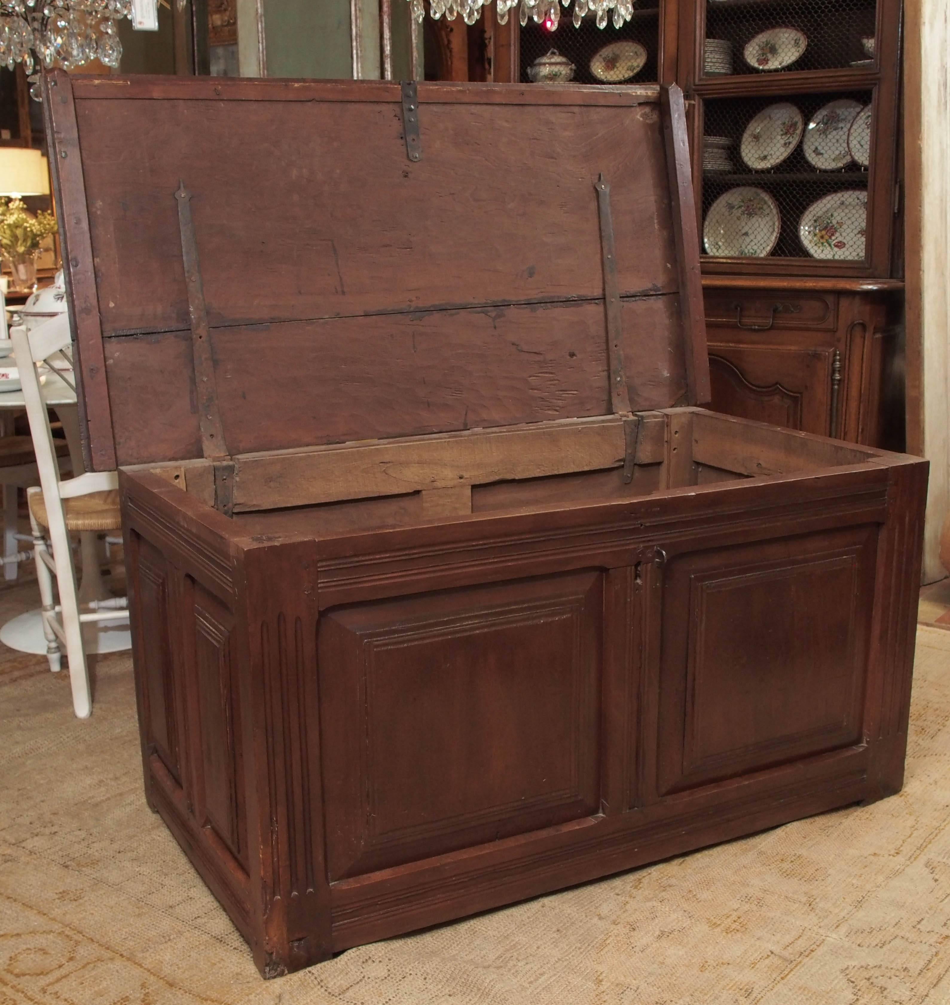 17th Century French Coffer In Good Condition For Sale In New Orleans, LA