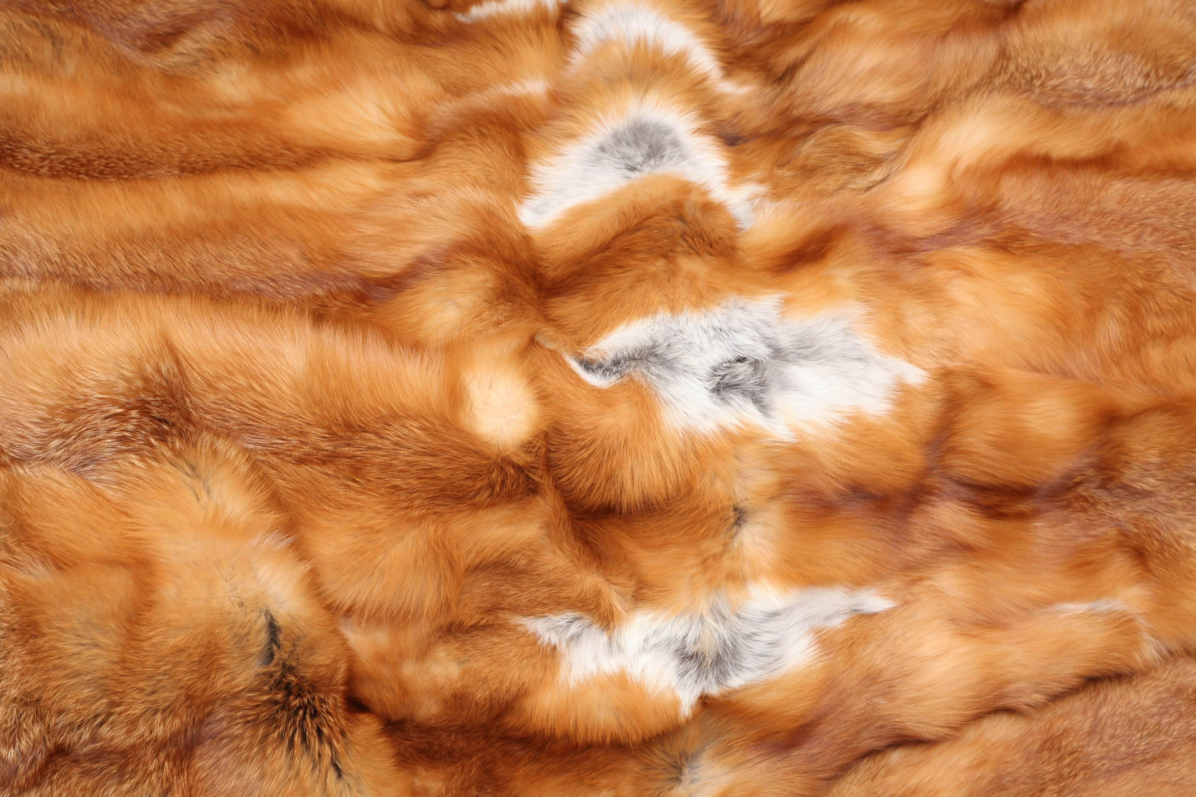 Throw, Red Fox Fur In Excellent Condition In New York, NY