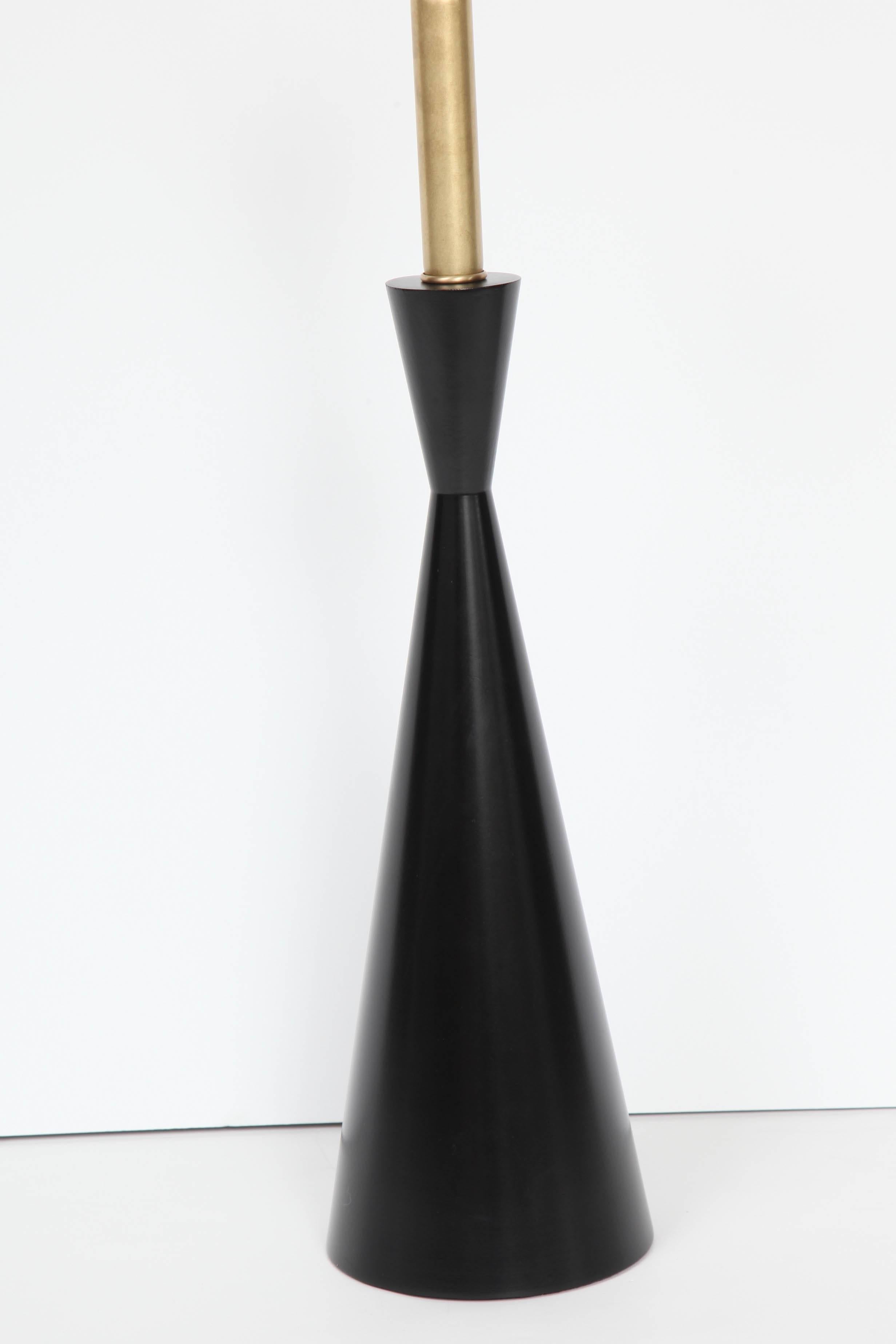 Samson Lacquered Table Lamp In Excellent Condition For Sale In New York, NY