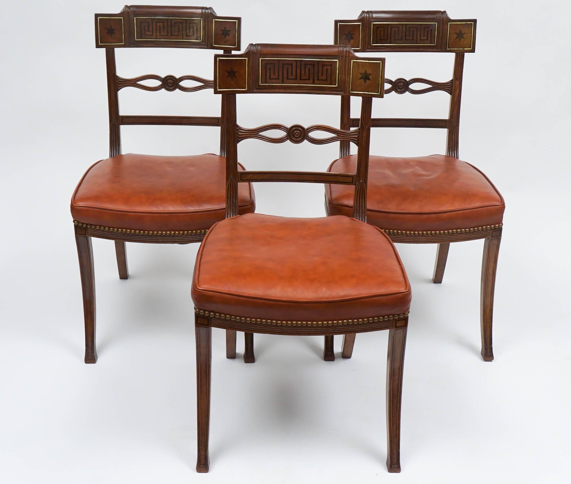 English Regency Inlaid Mahogany Klismos Dining Chairs, Set of Six, circa 1805 In Good Condition In Kinderhook, NY