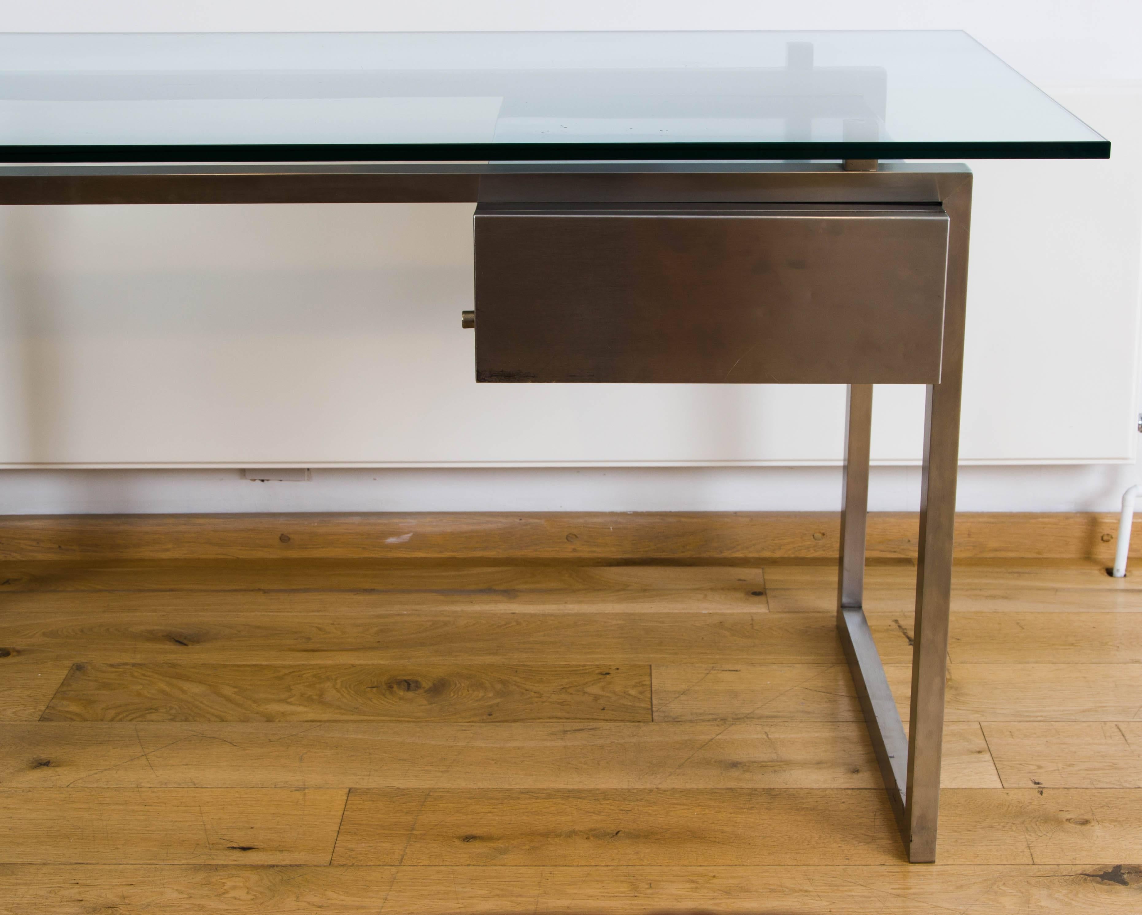 1970s Desk In Excellent Condition In London, GB