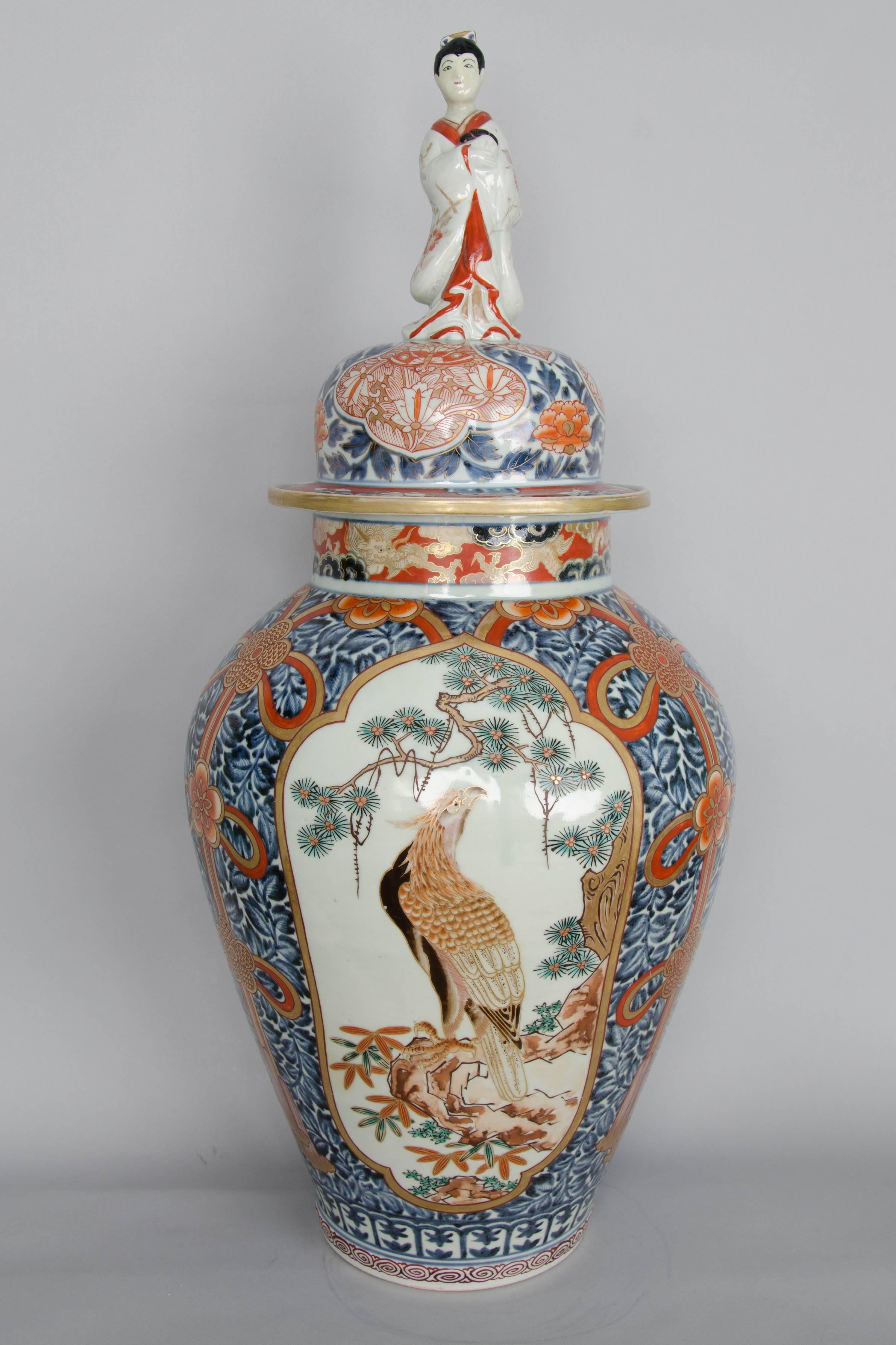 Late 17th Century Japanese Imari Vase For Sale 5