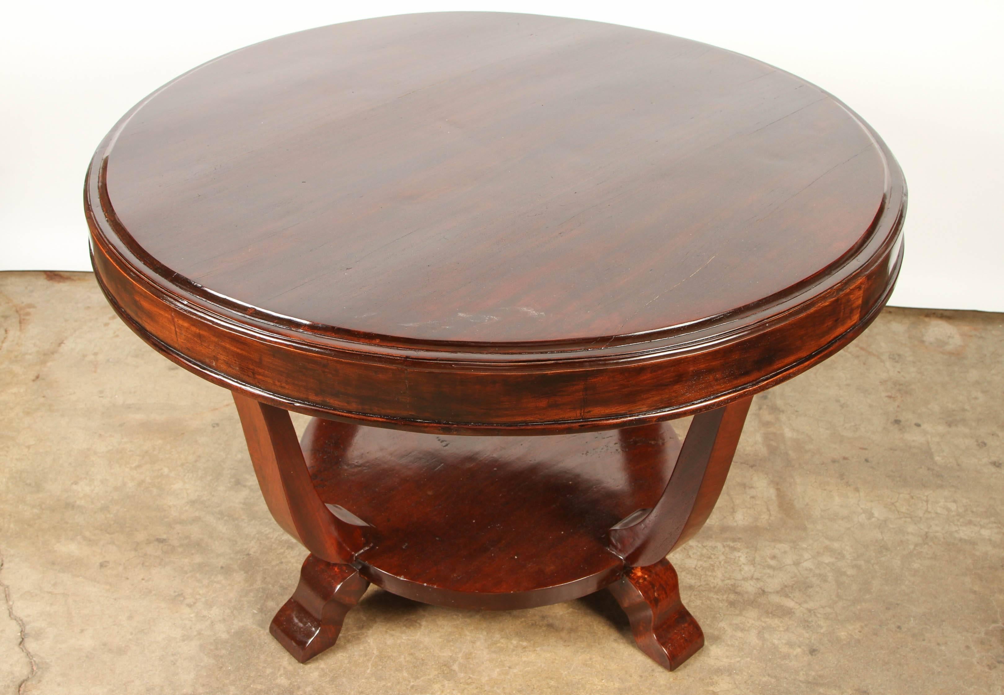 Round Rosewood Table In Good Condition In Pasadena, CA