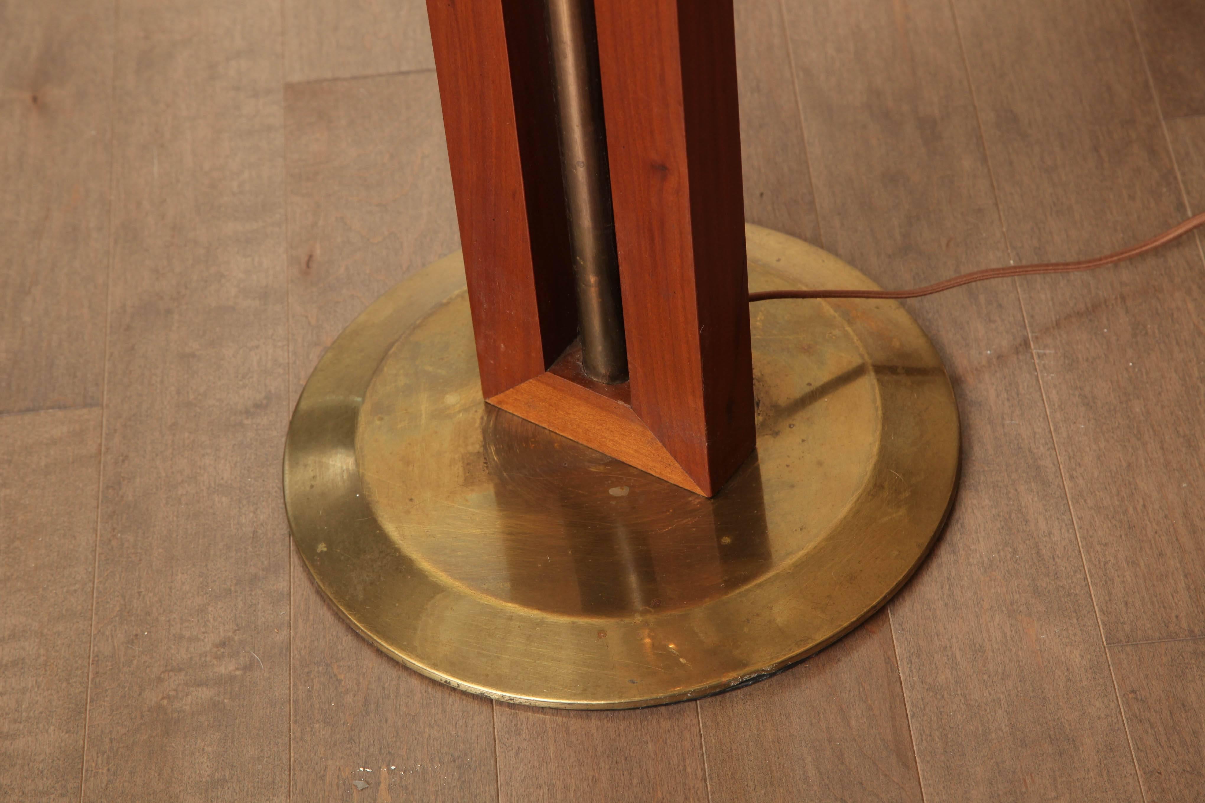 Tall Wood and Brass Floor Lamp, France, circa 1970 In Good Condition For Sale In New York, NY