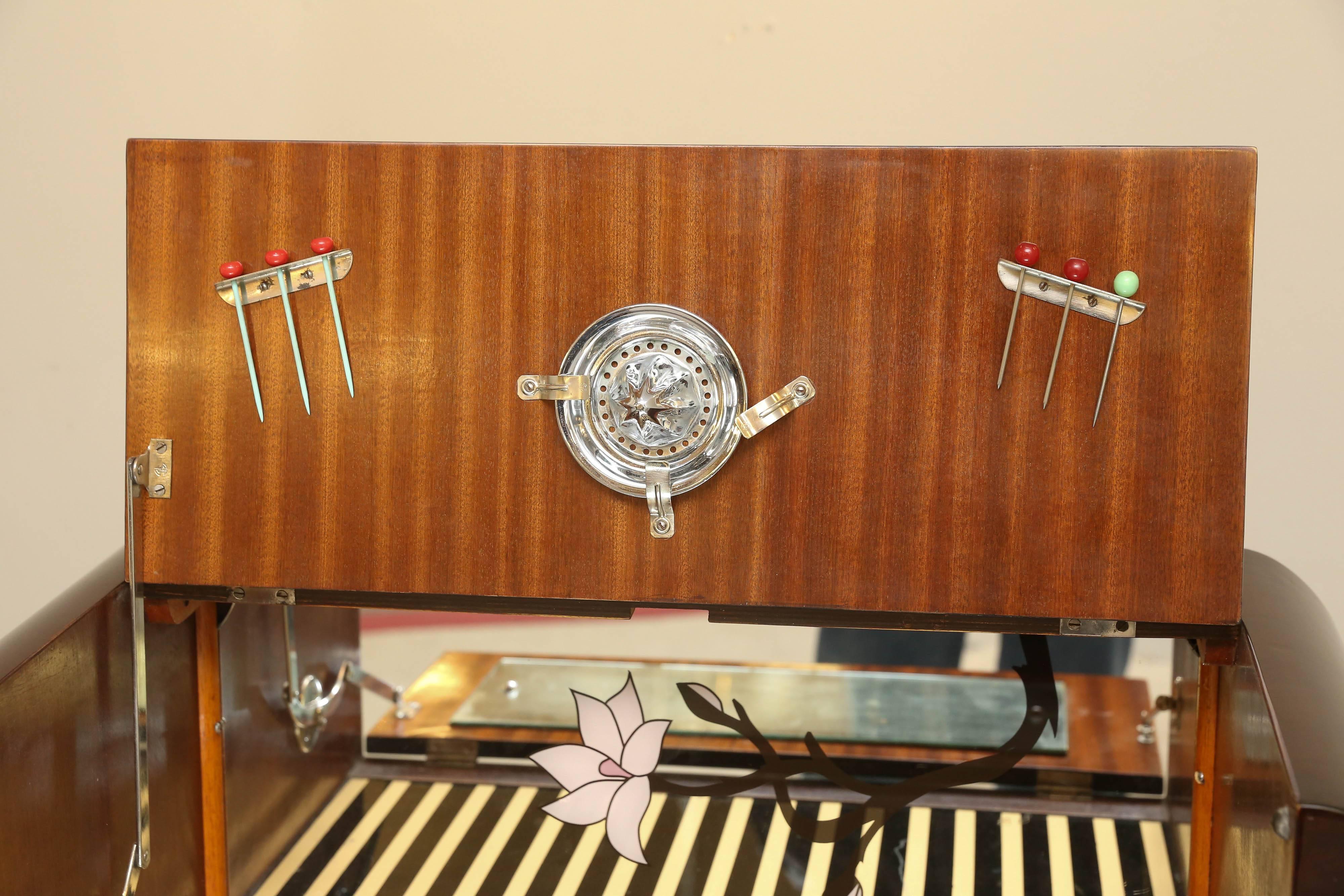 Art Deco English Freestanding Mahogany Bar, 1930s In Good Condition In Houston, TX