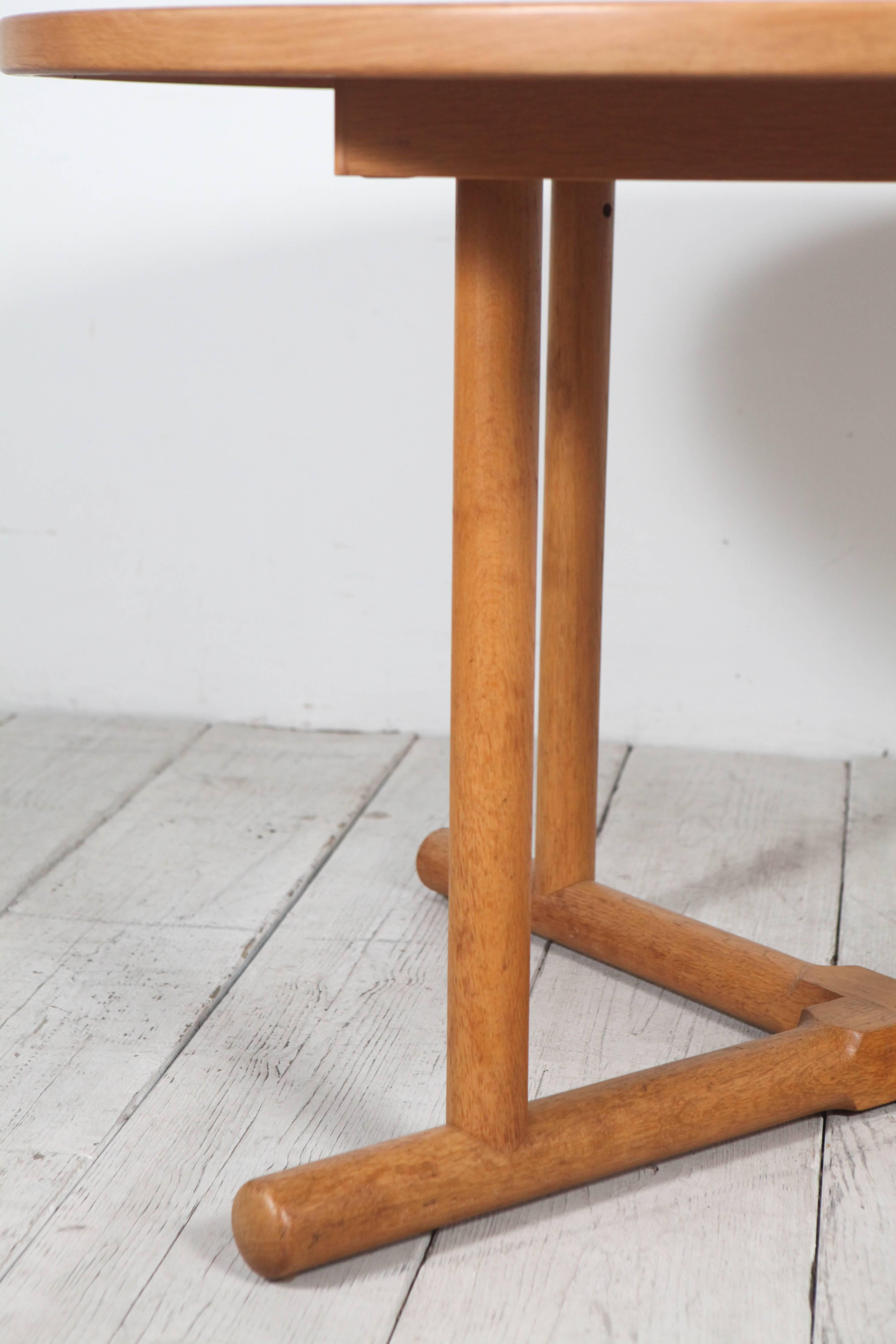 Scandinavian Modern Oak Round Extension Table in the Style of Charlotte Perriand