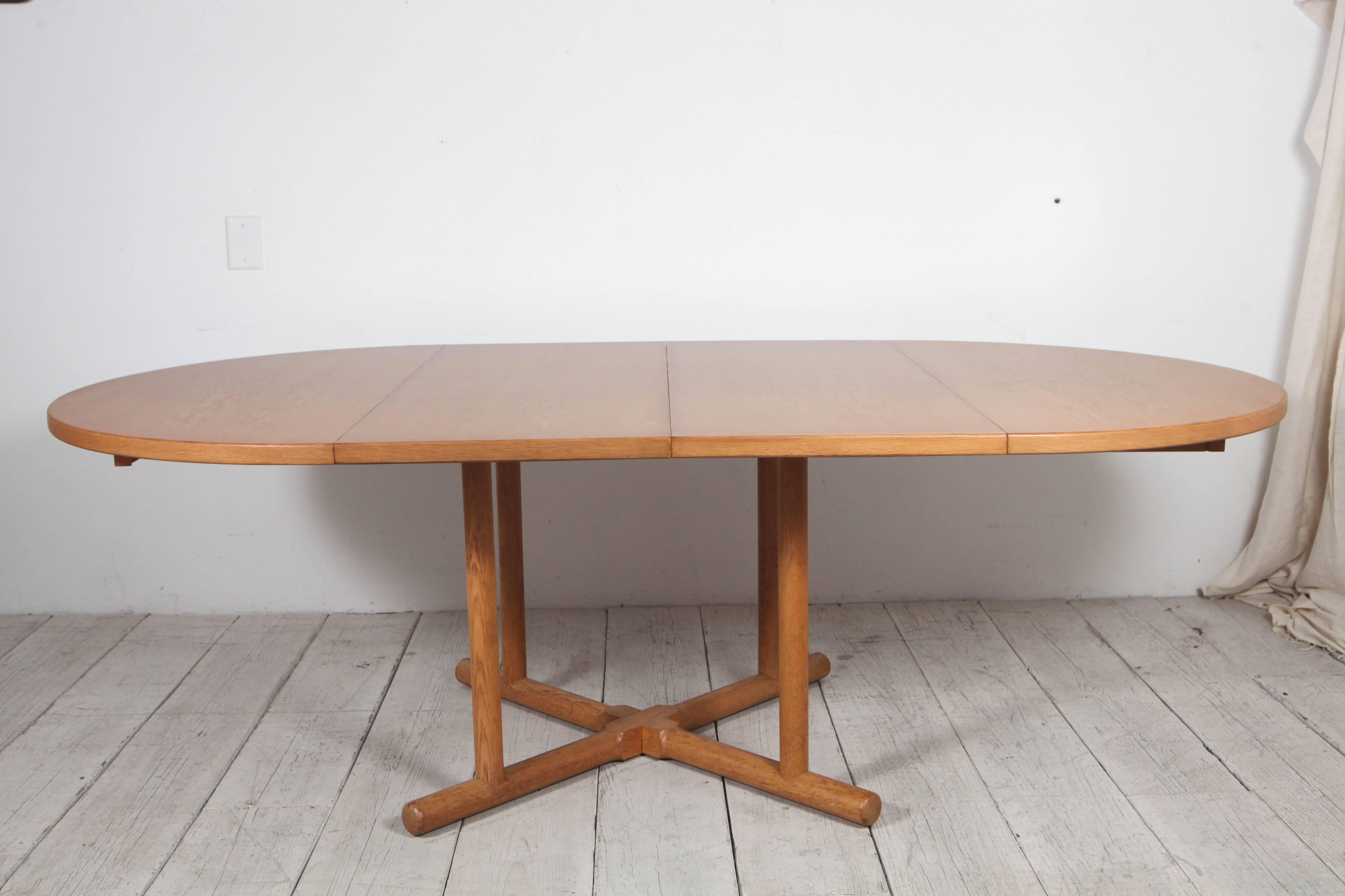 Oak Round Extension Table in the Style of Charlotte Perriand 1